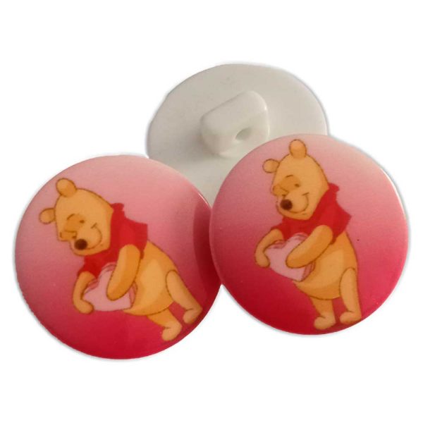 Disney – Animales – Pack de 3 Botones Decorativos – (licencia oficial) – Winnie The Pooh – Corazón – Tierno – 2,1 x 2,1 cm. – Moda The Happy Patch - Imagen 3