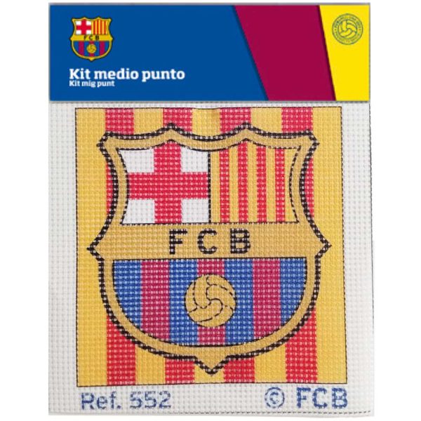 FCB – Kit Bordado Medio Punto sobre Cañamazo – (licencia oficial) – Fútbol Club Barcelona – Escudo – 12,0 x 12,0 cm. – Moda The Happy Patch - Imagen 2