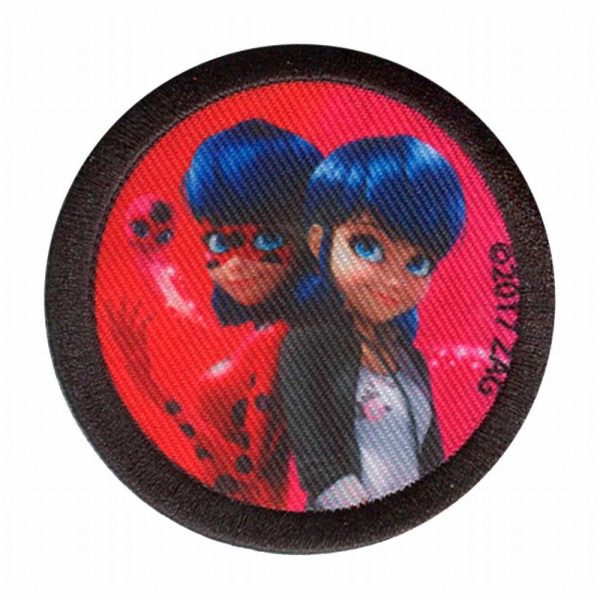 Parches Ropa Lady Bug – Parche Bordado Ropa – Héroes – Heroínas – (licencia oficial) – Lady Bug – Niña – Muñeca – Tendencia – Estilo – París – 6,5 x 6,5 cm. - Moda The Happy Patch