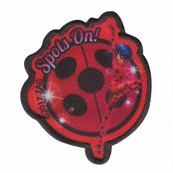 Parches Ropa Lady Bug – Parche Bordado Ropa – Héroes – Heroínas – (licencia oficial) – Lady Bug – Niña – Muñeca – Tendencia – Estilo – París – 6,0 x 7,0 cm. - Moda The Happy Patch