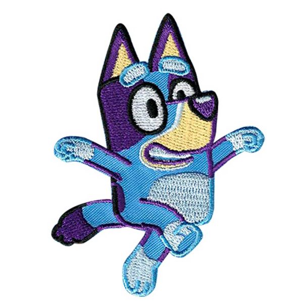 Parches Ropa Bluey – Parche Bordado Ropa – Animales – (licencia oficial) – Perrita Bluey – Mascota – Perro Pastor Granadero Australiano – Blue Heeler – 5,6 x 7,8 cm. - Moda The Happy Patch