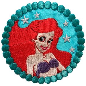 Parches Ropa Disney – Parche Bordado Ropa – (licencia oficial) – Princesas – Ariel – La Sirenita – 7,0 x 7,0 cm. – Moda The Happy Patch