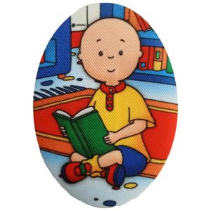 Parches Ropa Caillou – Parche Impreso Ropa – (licencia oficial) – Caillou Leyendo – Escuela – Estudiar – Infantil – Niños y Niñas – 11,0 x 8,0 cm. – Moda The Happy Patch