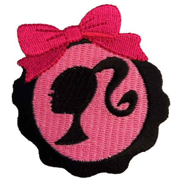 Parches Ropa Mattel – Trend – Style – Tendencia – Moda – Parche Bordado Ropa – (licencia oficial) – Barbie World – Barbie Logo – Niñas – Muñecas – 5,5 x 6,2 cm. - Moda The Happy Patch