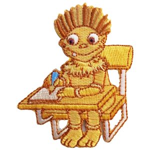 Parches Ropa Los Lunnis – Parche Bordado Ropa – (licencia oficial) – Lunnis – Lucho & Escuela – Sentada – Alienígenas – Estudiar – Escribir – Colegio – Infantil – 5,7 x 7,0 cm. – Moda The Happy Patch